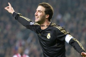 问鼎娱乐-攻坚兵西亚卡姆半场爆发，高效表现引领比赛节奏