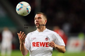 问鼎娱乐-红魔旧将迎新生，那不勒斯先租后买敲定锋线补强