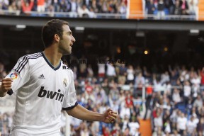 问鼎娱乐-林加德每周剪发并用发胶打理，场上场下的精致之道