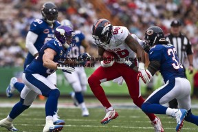 问鼎娱乐-阿隆索仍在摸索皇马首发最佳阵容，阵型选择成季前备战核心课题