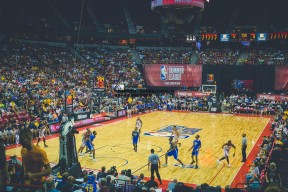 问鼎娱乐-绿茵场外的告别，世俱杯鏖战11小时后，内维斯与坎塞洛奔赴若塔葬礼